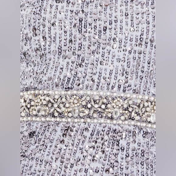 ⭐️⭐️ MAC DUGGAL EMBELLISHED SLEEVELESS HIGH NECK MIDI DRESS NWOT 10 - Picture 3 of 13